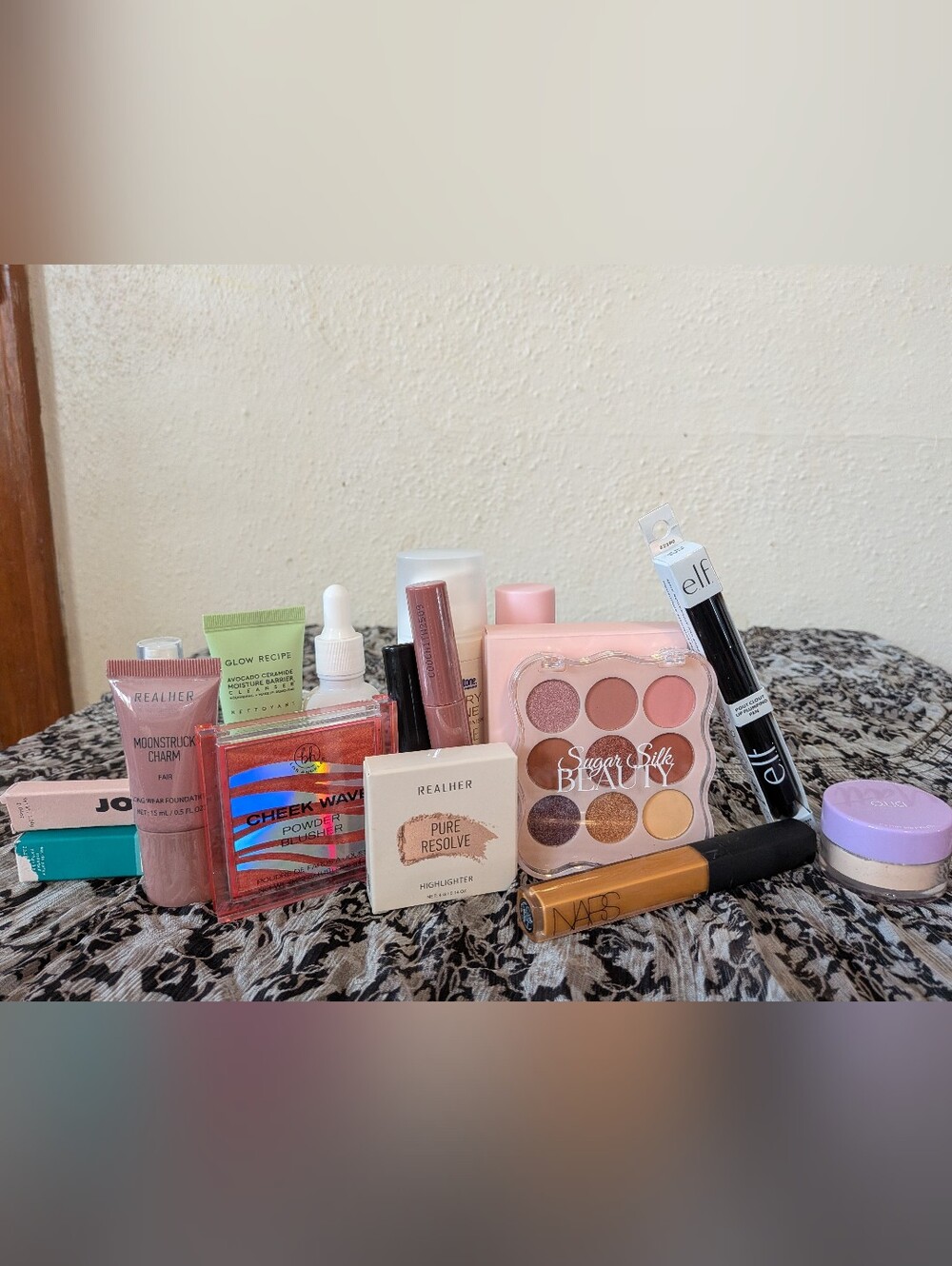 ✨ TRAVEL BEAUTY BUNDLE — $250+ RETAIL VALUE!